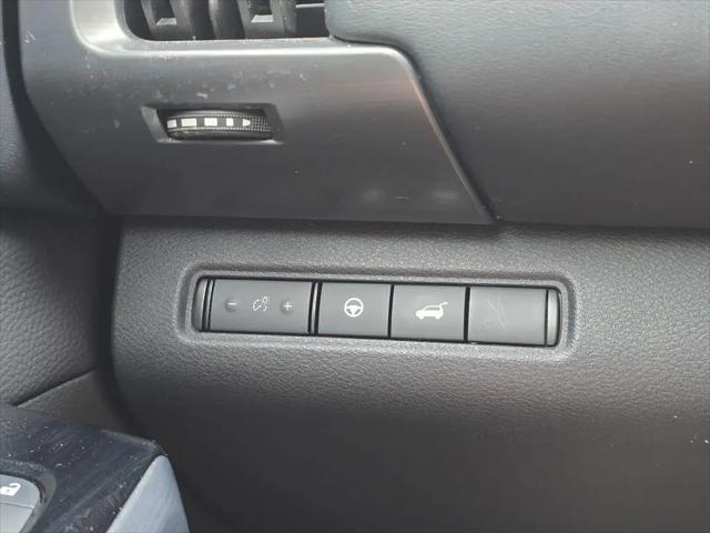 2023 Nissan Pathfinder SL FWD