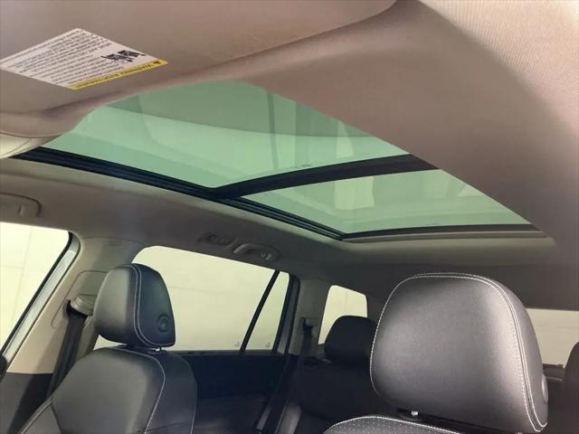 2022 Volkswagen Atlas 3.6L V6 SEL R-Line Black