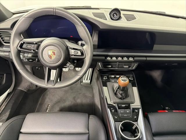 2025 Porsche 911 Carrera T