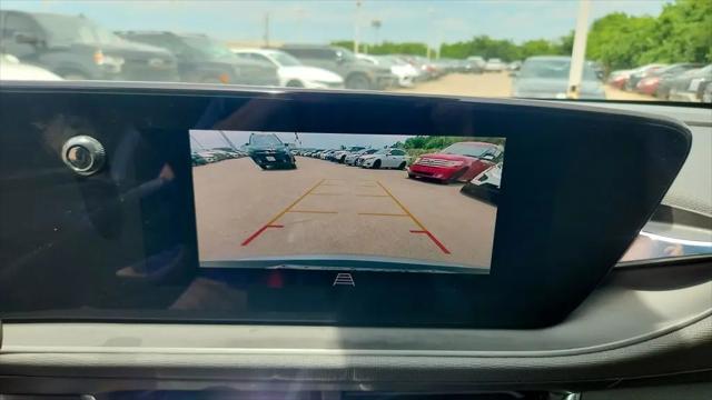 2025 Buick NV Preferred FWD