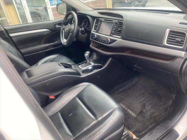 2016 Toyota Highlander XLE V6