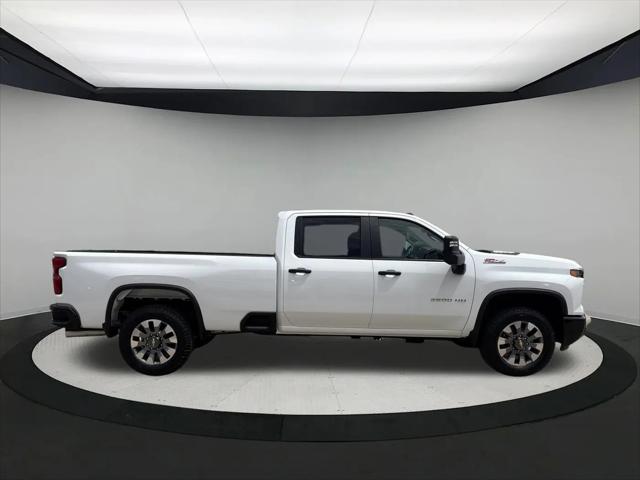 2026 Chevrolet Silverado 2500HD Crew Cab, Long Bed, Custom, 4WD