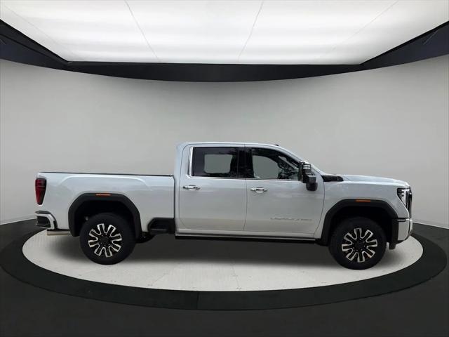 2026 GMC Sierra 2500HD Crew Cab, Standard Bed, Denali Ultimate, 4WD