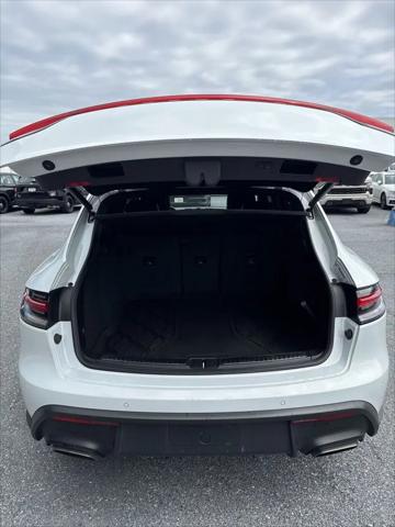 2024 Porsche Macan T