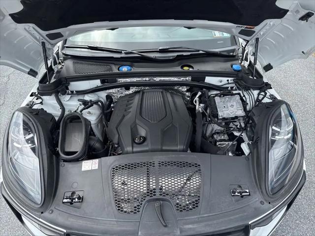 2024 Porsche Macan T