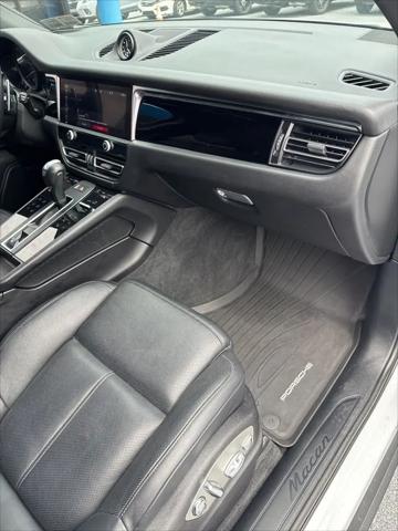 2024 Porsche Macan T