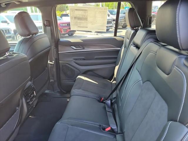 2026 Jeep Grand Cherokee L Altitude 4x2