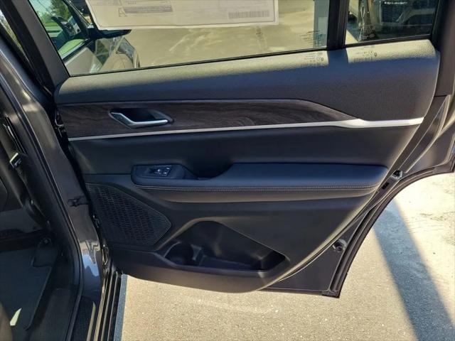 2026 Jeep Grand Cherokee L Altitude 4x2