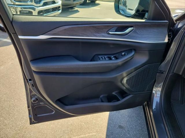 2026 Jeep Grand Cherokee L Altitude 4x2