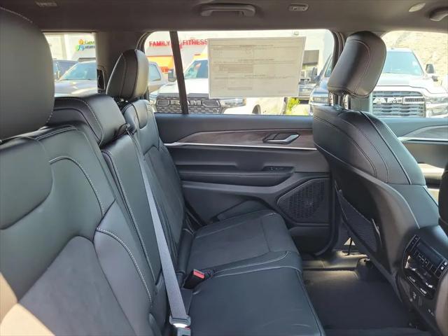 2026 Jeep Grand Cherokee L Altitude 4x4