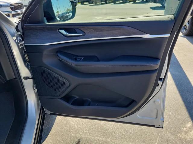 2026 Jeep Grand Cherokee L Altitude 4x4