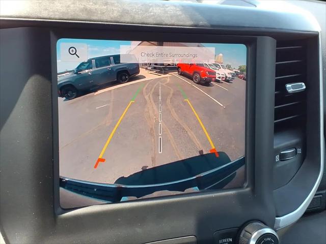 2022 Ram 1500 Big Horn Crew Cab 4x4 5'7" Box
