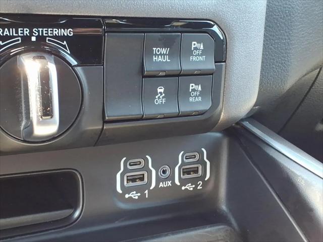2022 Ram 1500 Big Horn Crew Cab 4x4 5'7" Box