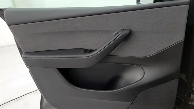2026 Tesla Model Y Premium Rear-Wheel Drive