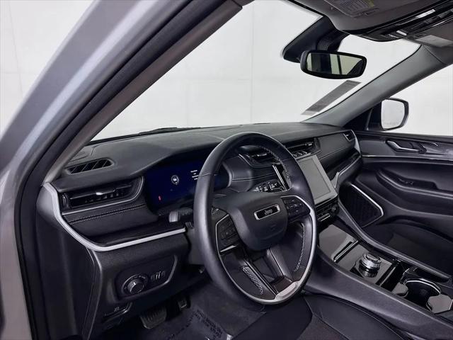 2022 Jeep Grand Cherokee L Laredo 4x4