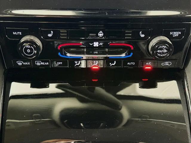 2022 Jeep Grand Cherokee L Laredo 4x4