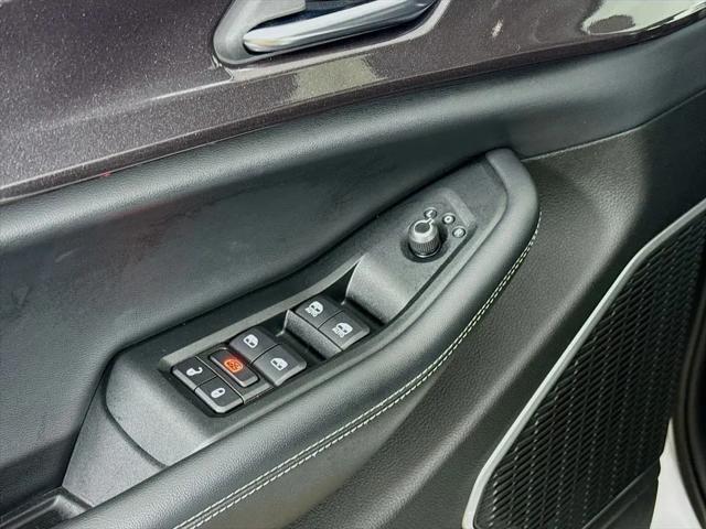2022 Jeep Grand Cherokee L Laredo 4x4