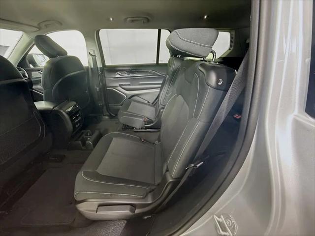 2022 Jeep Grand Cherokee L Laredo 4x4