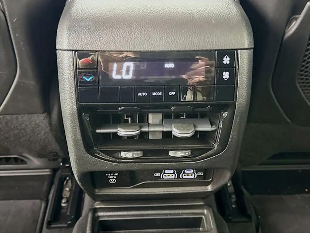2022 Jeep Grand Cherokee L Laredo 4x4