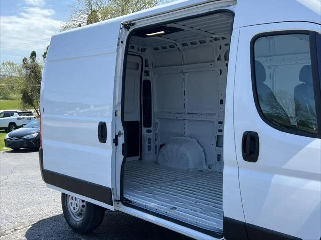 2025 Ram ProMaster 2500 Cargo Van Tradesman High Roof 136" WB w/Pass Seat
