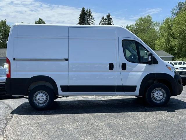 2025 Ram ProMaster 2500 Cargo Van Tradesman High Roof 136" WB w/Pass Seat