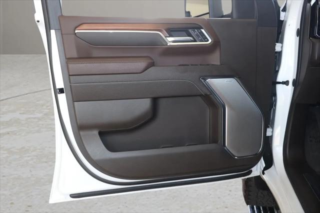 2024 GMC Sierra 3500HD 4WD Crew Cab Standard Bed Denali