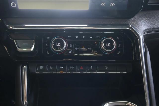 2024 GMC Sierra 3500HD 4WD Crew Cab Standard Bed Denali