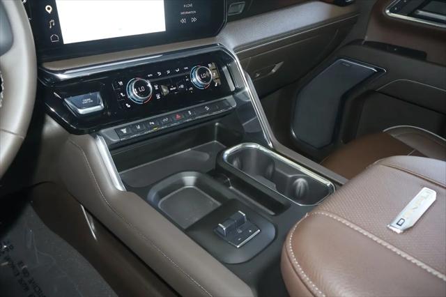 2024 GMC Sierra 3500HD 4WD Crew Cab Standard Bed Denali