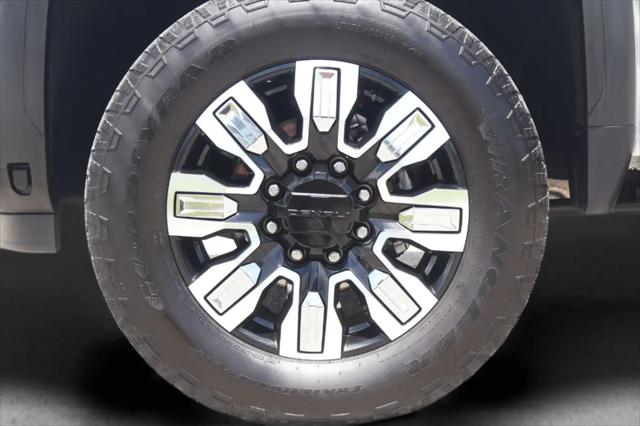 2024 GMC Sierra 3500HD 4WD Crew Cab Standard Bed Denali