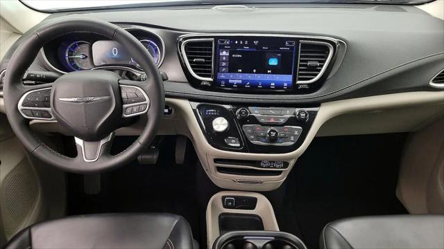2023 Chrysler Pacifica Hybrid Touring L