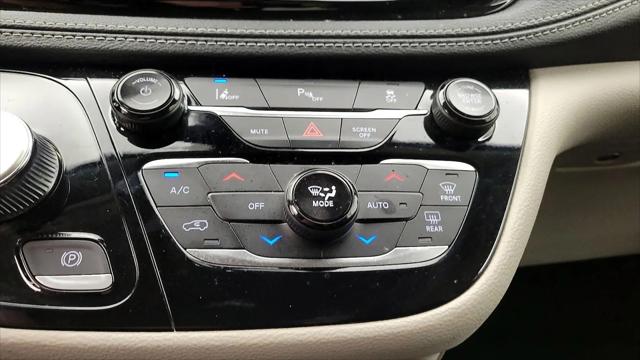 2023 Chrysler Pacifica Hybrid Touring L