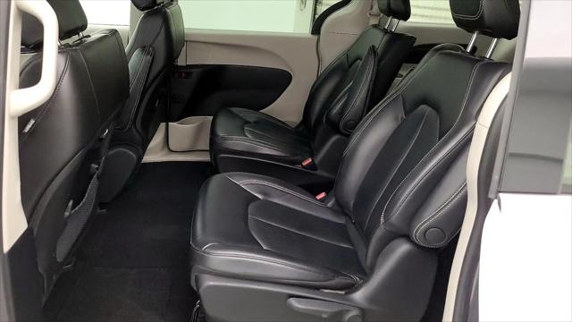 2023 Chrysler Pacifica Hybrid Touring L