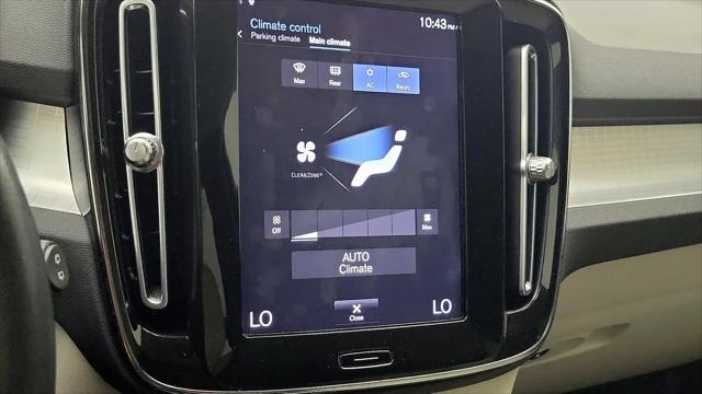 2021 Volvo XC40 T4 Momentum