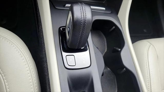 2021 Volvo XC40 T4 Momentum
