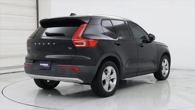 2021 Volvo XC40 T4 Momentum