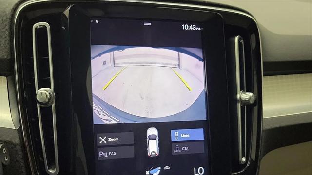 2021 Volvo XC40 T4 Momentum