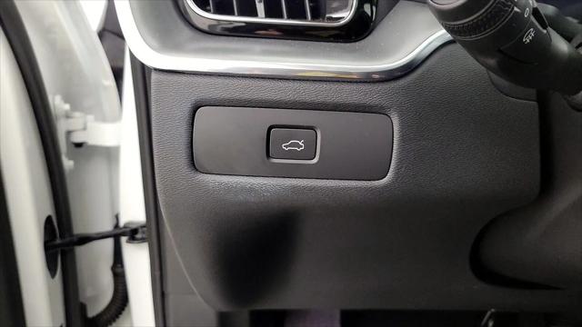 2023 Volvo XC60 B5 Core
