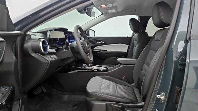 2025 Chevrolet Trax FWD LT