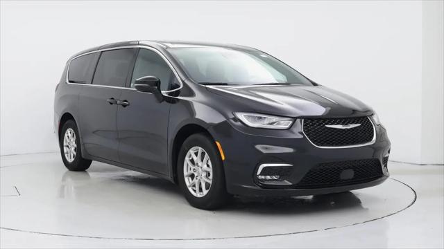 2025 Chrysler Pacifica Select for sale in Gainesville, FL