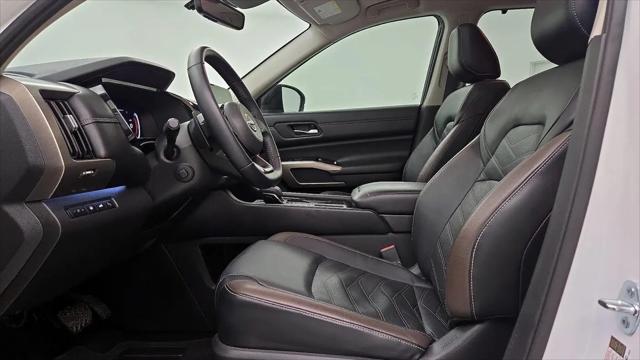 2023 Nissan Pathfinder Platinum FWD