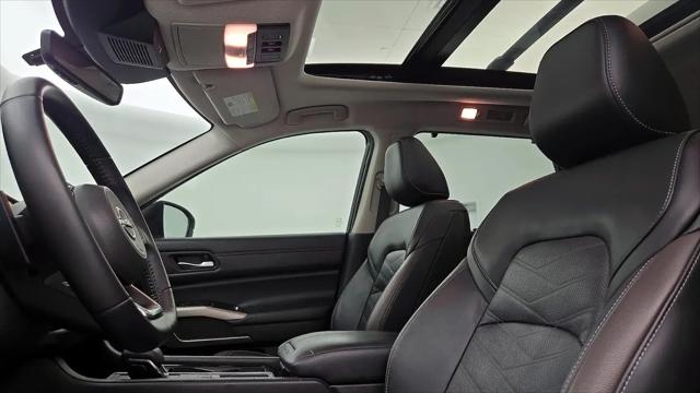 2023 Nissan Pathfinder Platinum FWD