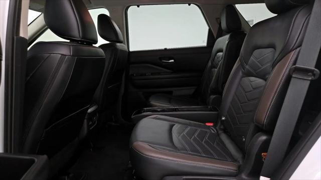 2023 Nissan Pathfinder Platinum FWD