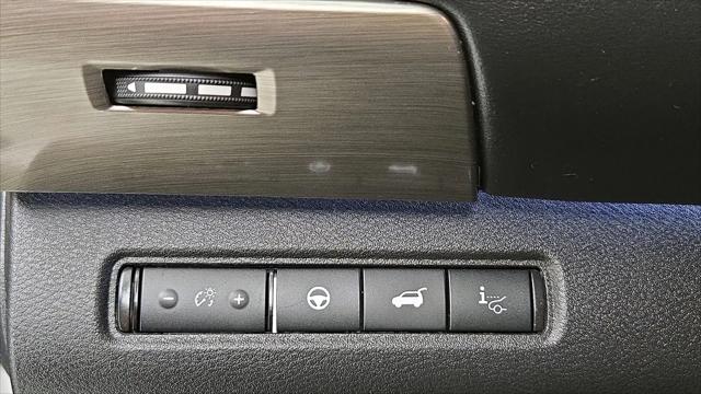 2023 Nissan Pathfinder Platinum FWD