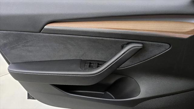 2022 Tesla Model 3 Rear-Wheel Drive