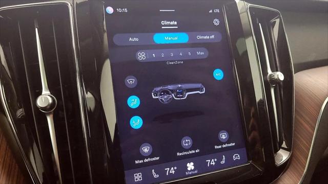 2023 Volvo XC60 B5 Plus Bright Theme