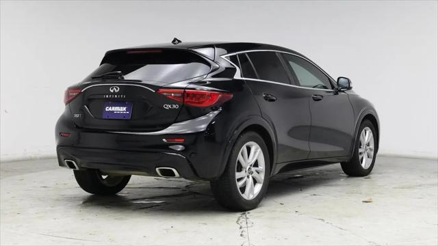 2017 INFINITI QX30 Luxury