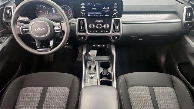 2022 Kia Sorento LX
