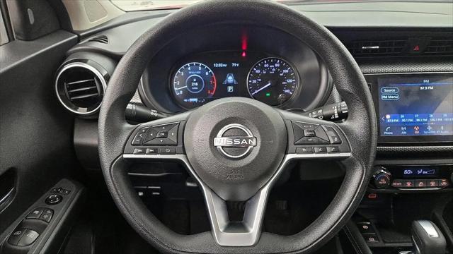 2022 Nissan Kicks SV Xtronic CVT