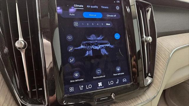 2023 Volvo XC60 B5 Plus Bright Theme