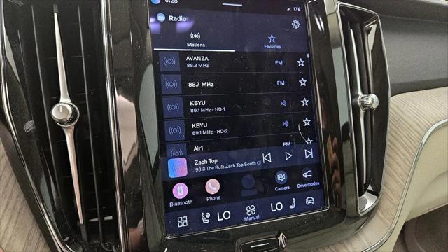 2023 Volvo XC60 B5 Plus Bright Theme